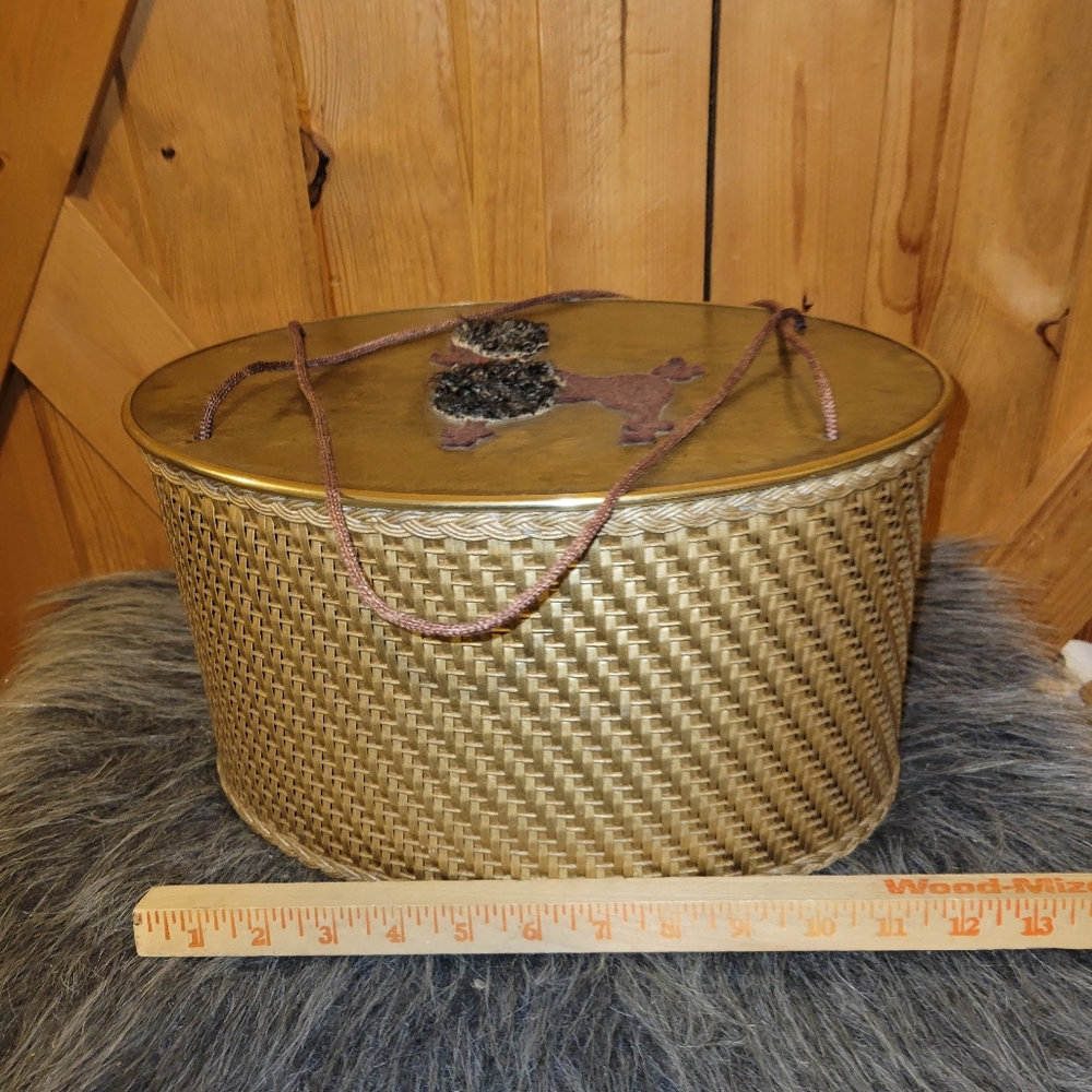 Vintage Princess Poodle Oval Sewing Basket - Picture 3 of 15